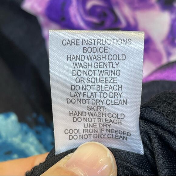 Emerald Sundae, Floral Lined Mini Skirt. Size 9. In excellent condition! - Picture 5 of 6